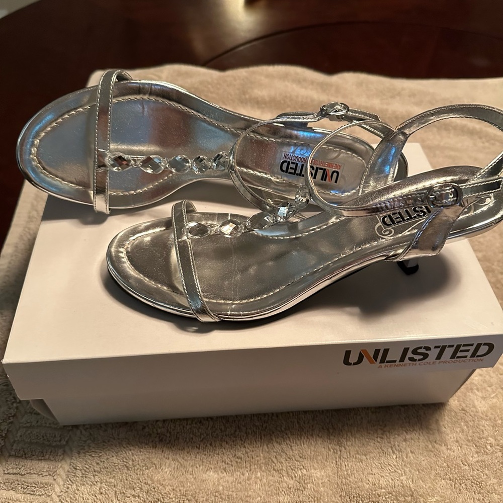 Ladies Silver Dress Sandals Size 8.5M